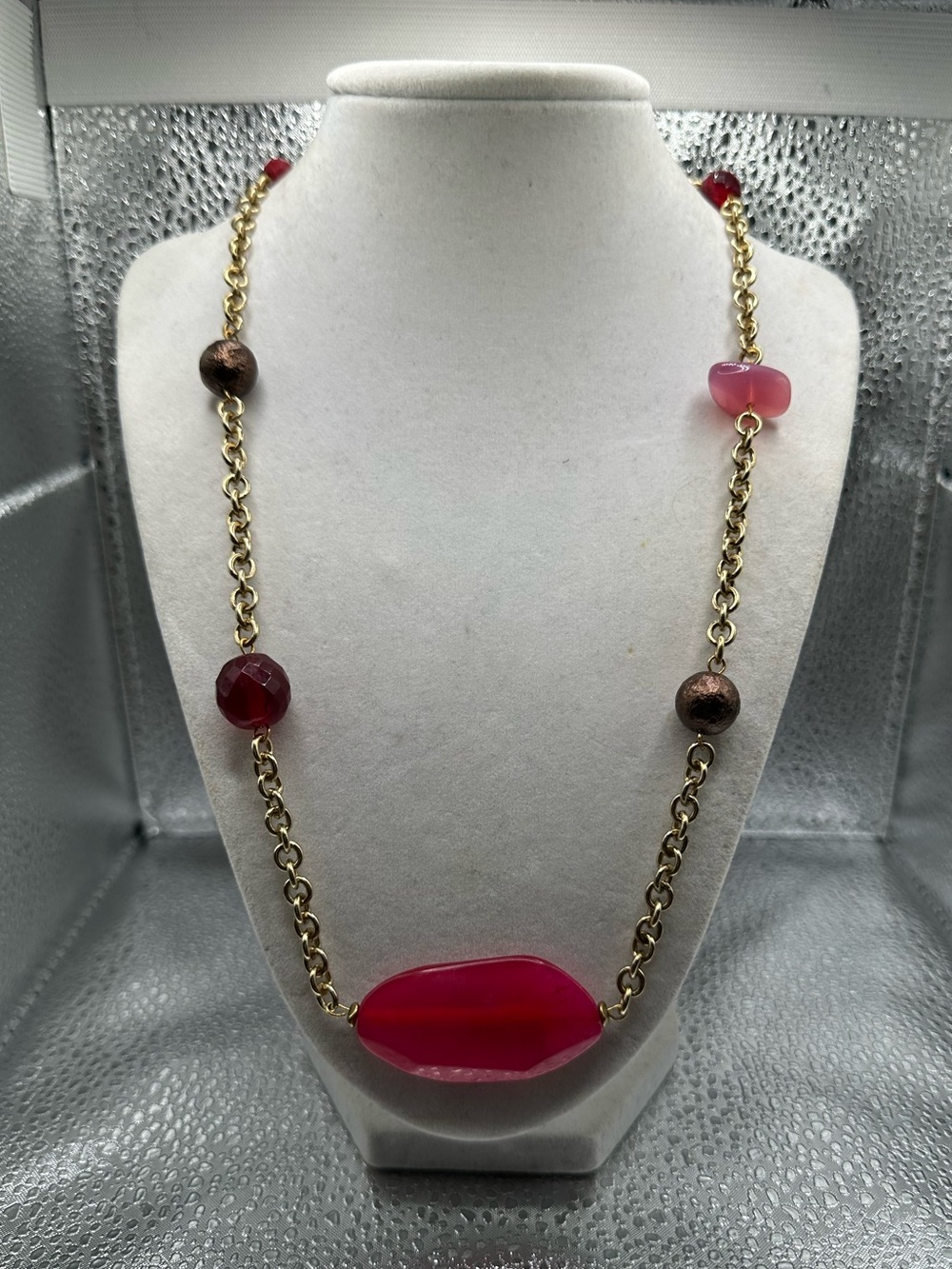 Lydell NYC Chunky Statement Necklace Pink Fuchsia Crimson Red Gold Tone NWT